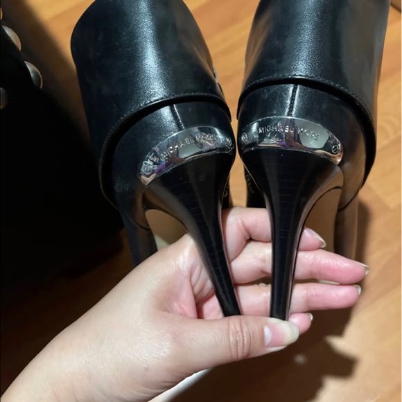 Michael Kors Shiny Black Leather Side Zip Up High Heels Size 6 M - Picture 8 of 11